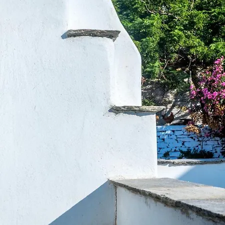 House Of Clouds Tatil Evi Arnados